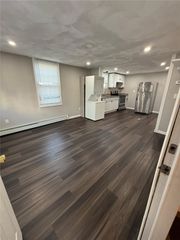 10 South Street 1 L, Pawtucket, RI 02860