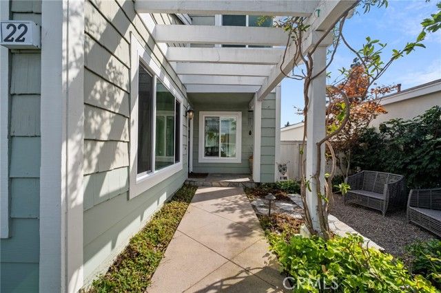 22 Silkleaf, Irvine, CA 92614