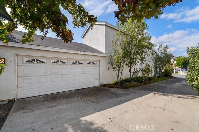 22 Silkleaf, Irvine, CA 92614