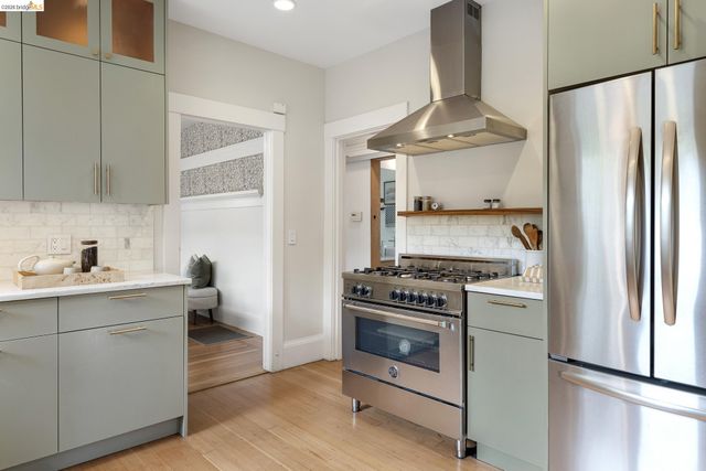 590 66th St, Oakland, CA 94609