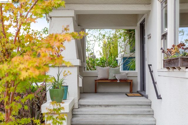 590 66th St, Oakland, CA 94609