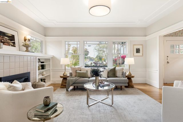 590 66th St, Oakland, CA 94609