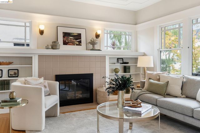 590 66th St, Oakland, CA 94609
