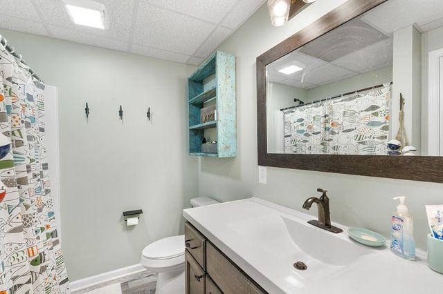 1612 Lakeview Dr, Young Harris, GA 30582