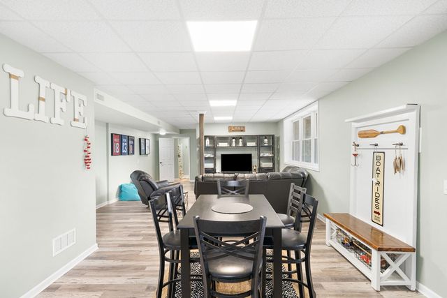 1612 Lakeview Dr, Young Harris, GA 30582