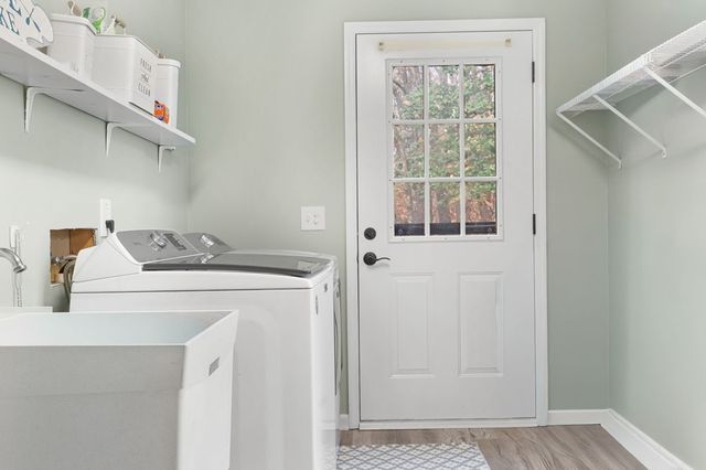 1612 Lakeview Dr, Young Harris, GA 30582