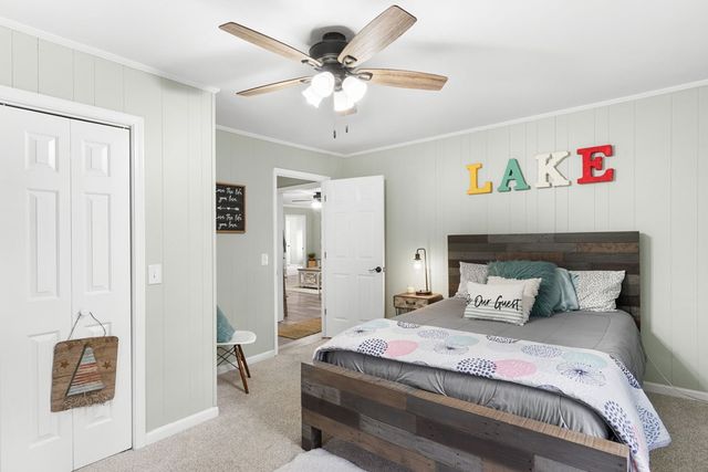 1612 Lakeview Dr, Young Harris, GA 30582