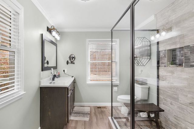 1612 Lakeview Dr, Young Harris, GA 30582