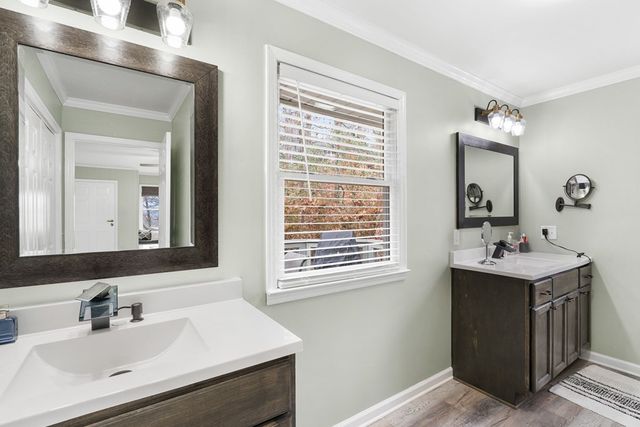 1612 Lakeview Dr, Young Harris, GA 30582