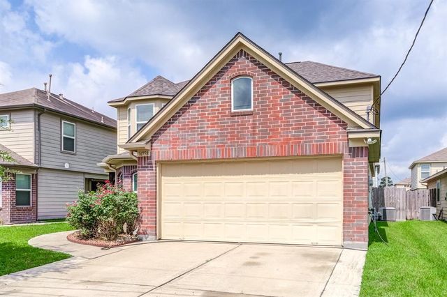 16758 N Rail Drive, Conroe, TX 77385