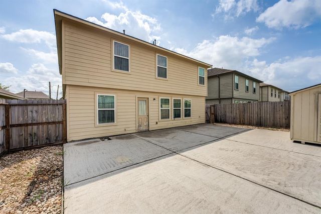 16758 N Rail Drive, Conroe, TX 77385