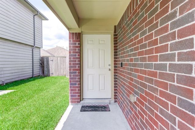 16758 N Rail Drive, Conroe, TX 77385