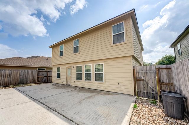 16758 N Rail Drive, Conroe, TX 77385