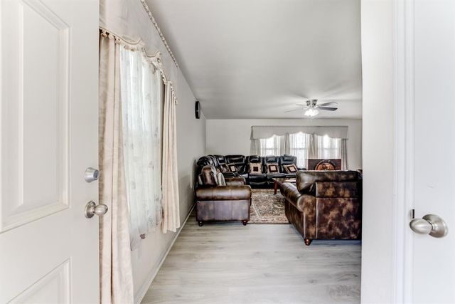 16758 N Rail Drive, Conroe, TX 77385