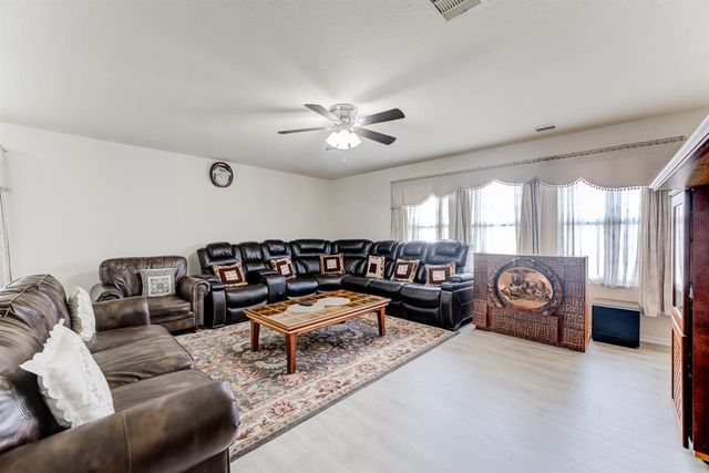 16758 N Rail Drive, Conroe, TX 77385