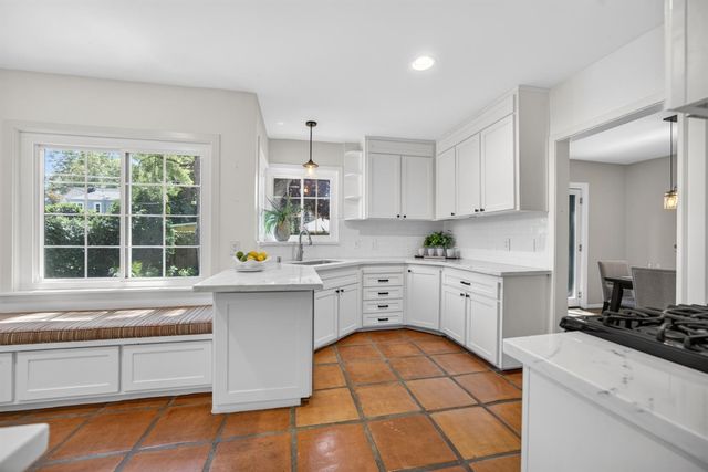 1810 9th Ave, Sacramento, CA 95818