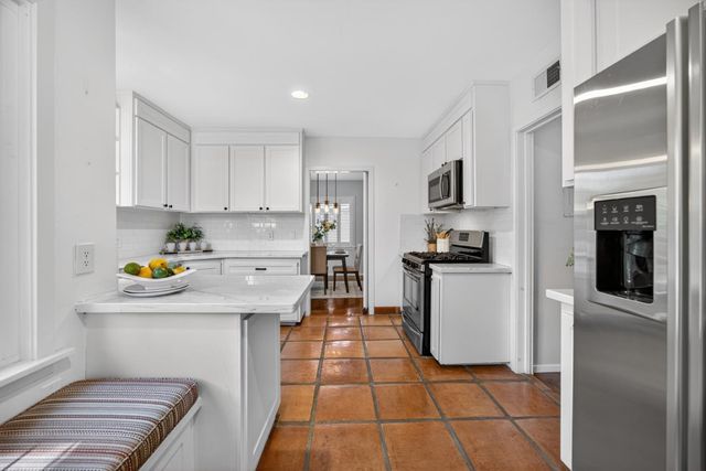 1810 9th Ave, Sacramento, CA 95818