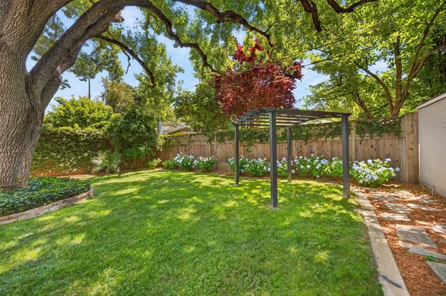 1810 9th Ave, Sacramento, CA 95818