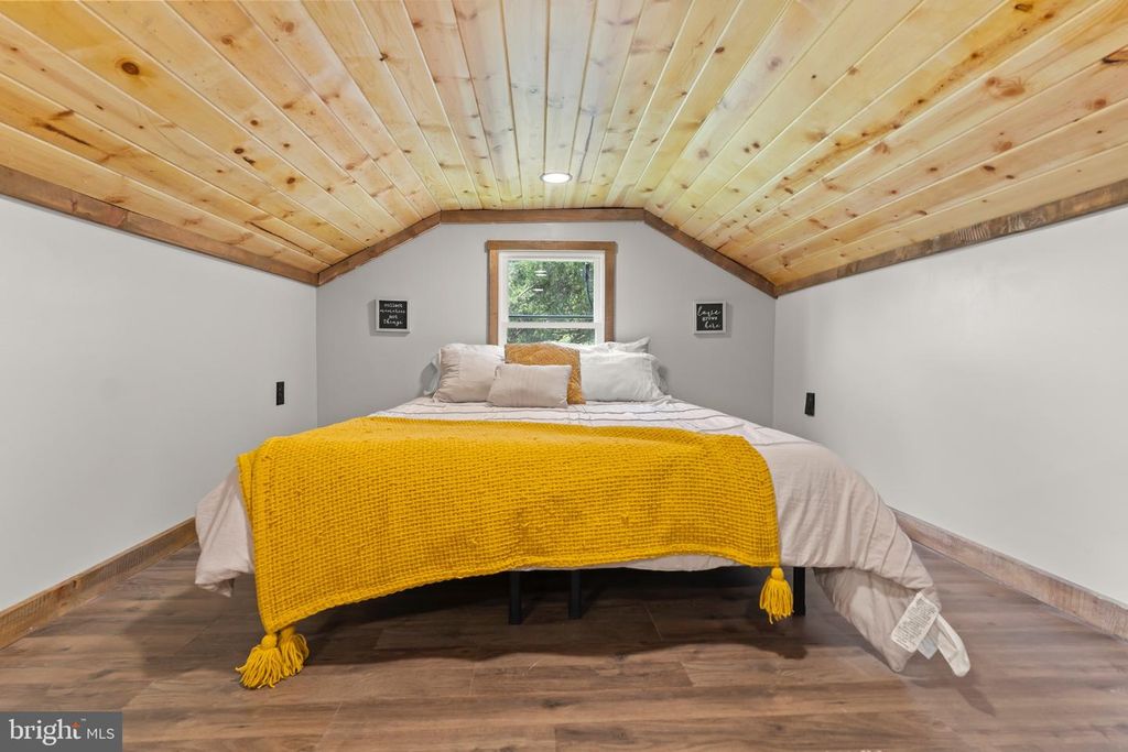 2192 HOWARDS LICK RD, Mathias, WV 26812