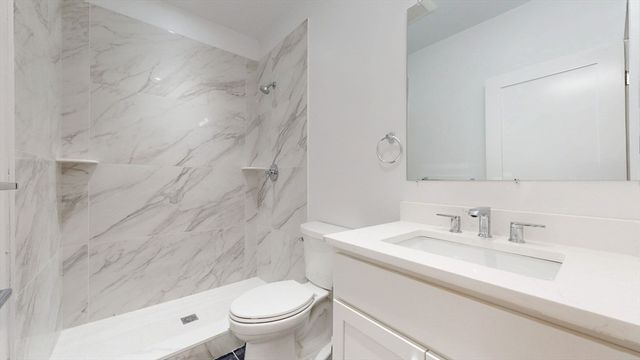21 Regent Cir 1, Brookline, MA 02445