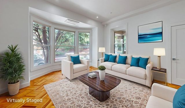 21 Regent Cir 1, Brookline, MA 02445