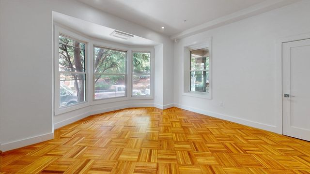 21 Regent Cir 1, Brookline, MA 02445