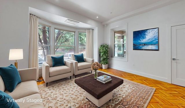 21 Regent Cir 1, Brookline, MA 02445