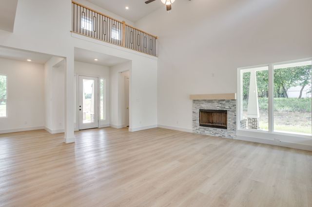 247 Silver Lakes Drive, Sunset, TX 76270