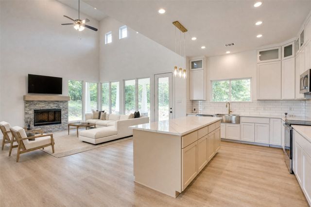 247 Silver Lakes Drive, Sunset, TX 76270