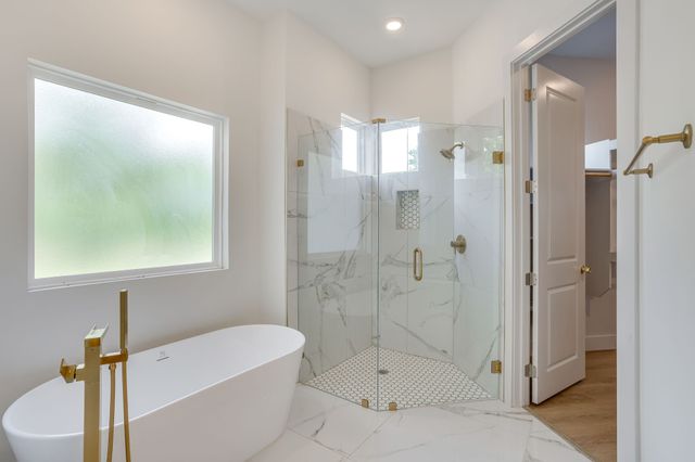 247 Silver Lakes Drive, Sunset, TX 76270