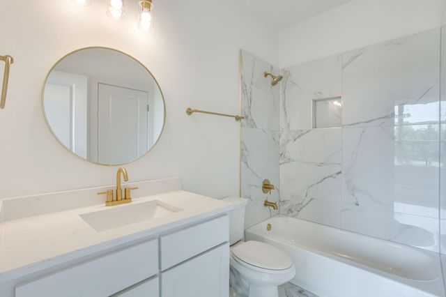 247 Silver Lakes Drive, Sunset, TX 76270