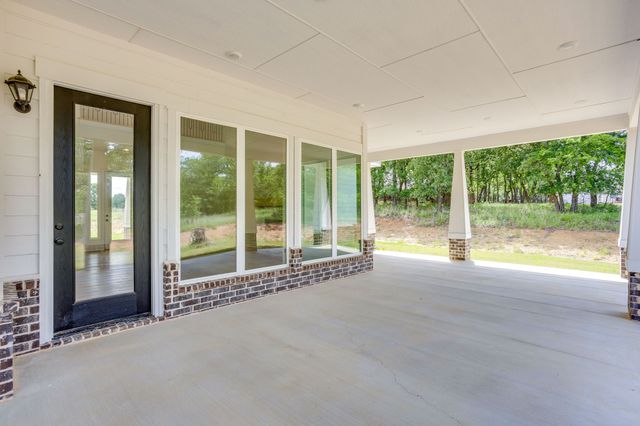 247 Silver Lakes Drive, Sunset, TX 76270