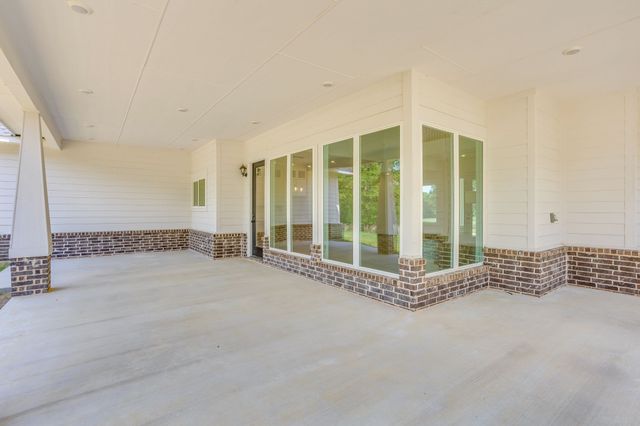247 Silver Lakes Drive, Sunset, TX 76270