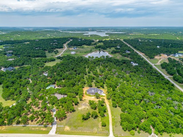 247 Silver Lakes Drive, Sunset, TX 76270