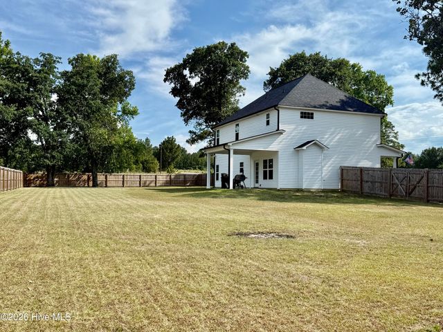 6836 Calloway Road, Aberdeen, NC 28315