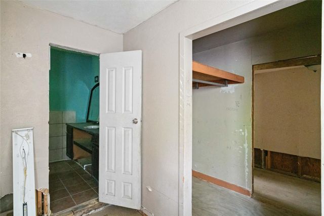 1925 Sunny Drive, Houston, TX 77093