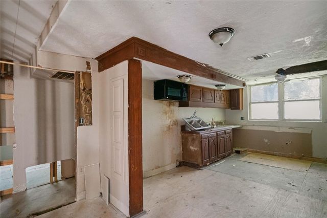1925 Sunny Drive, Houston, TX 77093