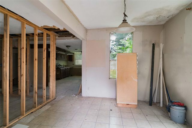 1925 Sunny Drive, Houston, TX 77093