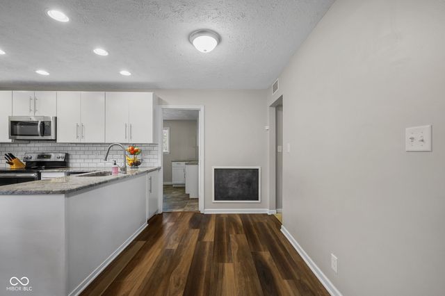 540 Golf Lane, Indianapolis, IN 46260