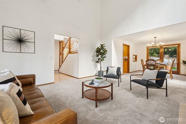 19714 41st Avenue NE, Lake Forest Park, WA 98155