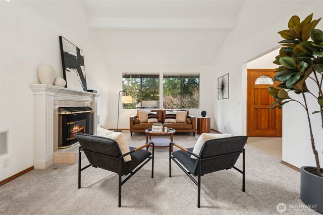 19714 41st Avenue NE, Lake Forest Park, WA 98155