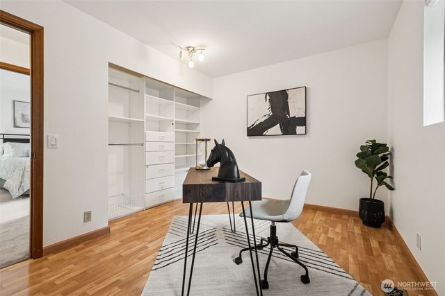 19714 41st Avenue NE, Lake Forest Park, WA 98155