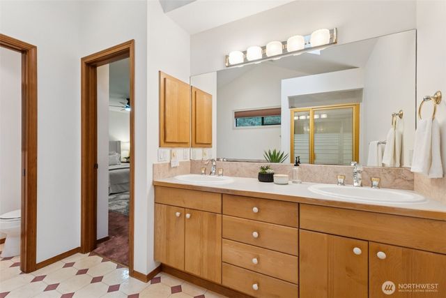 19714 41st Avenue NE, Lake Forest Park, WA 98155