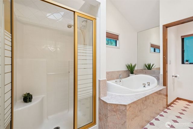 19714 41st Avenue NE, Lake Forest Park, WA 98155