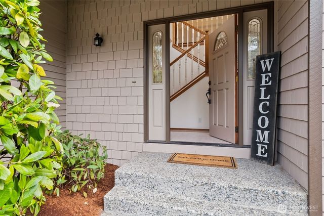 19714 41st Avenue NE, Lake Forest Park, WA 98155