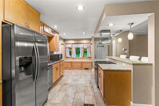 245 Wilbert Ave, South Strabane, PA 15301