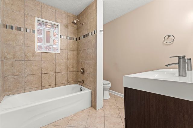 245 Wilbert Ave, South Strabane, PA 15301