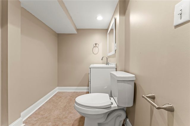 245 Wilbert Ave, South Strabane, PA 15301