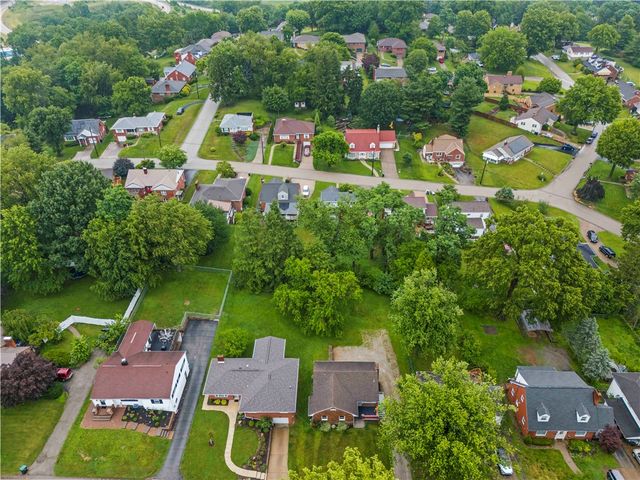 245 Wilbert Ave, South Strabane, PA 15301