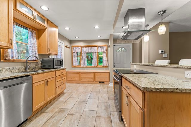245 Wilbert Ave, South Strabane, PA 15301